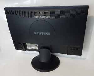 Монитор Samsung SyncMaster 2243SN