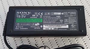 Оригинальный блок питания Sony ADP-90YB