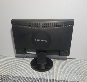 Монитор Samsung SynsMaster 2243NWX